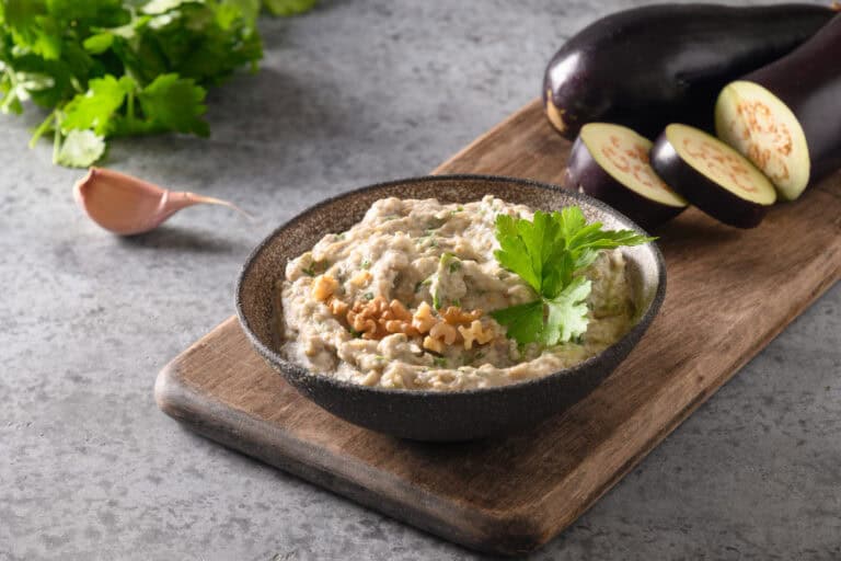 סלט חצילים ועשבי תיבול