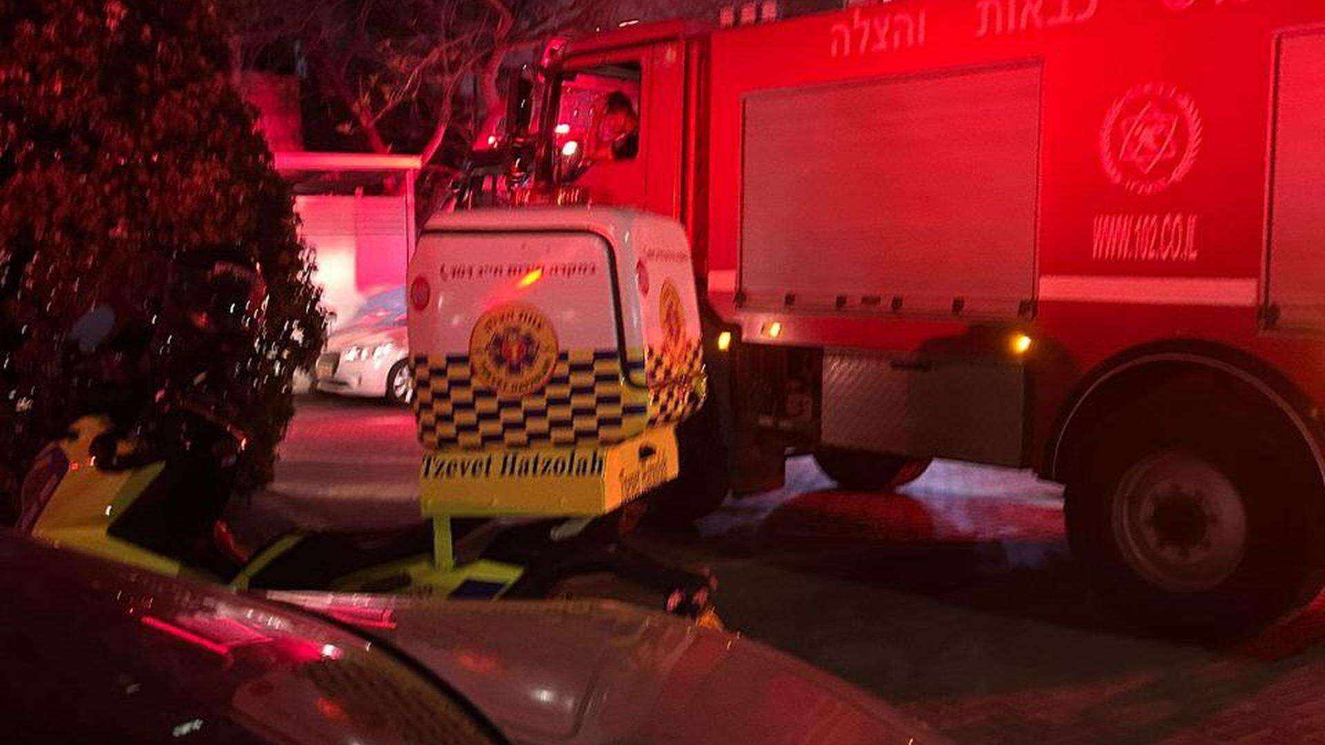 רכב חירום בזירת פיצוץ בלון גז בבית שמש