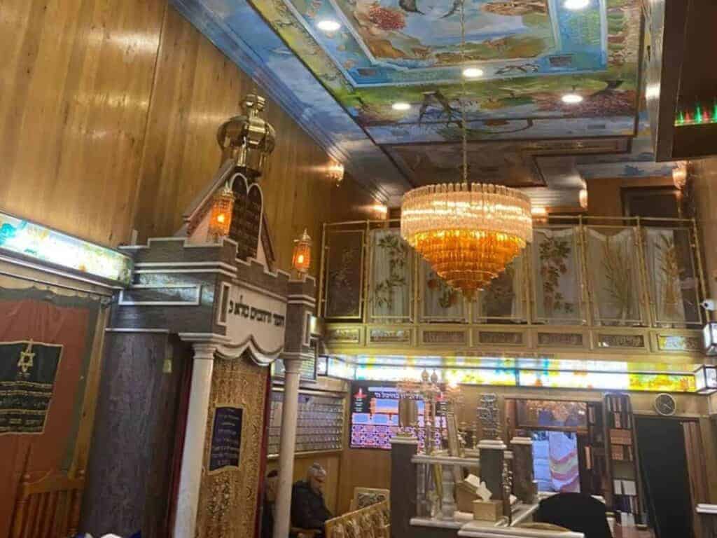Jerusalem synagogue left empty on Shabbat due to Home Front Command restrictions following Israel's strike in Iran