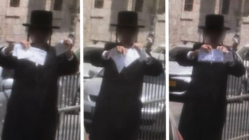 צווי גיוס מושחתים בירושלים ליד רכב דוור בשכונה החרדית