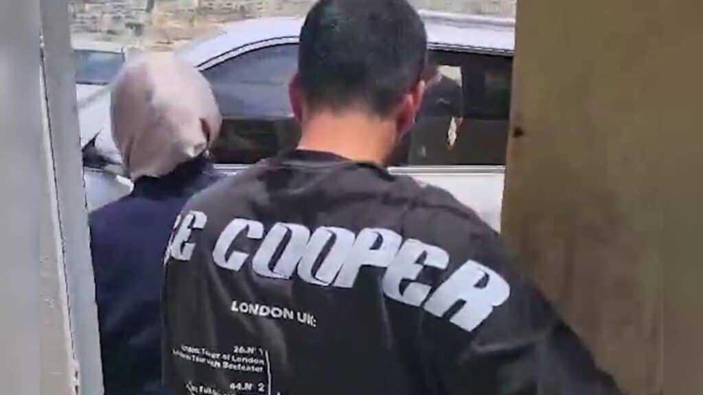 East Jerusalem woman arrested for incitement – Jerusalem District Police officers detain the suspect