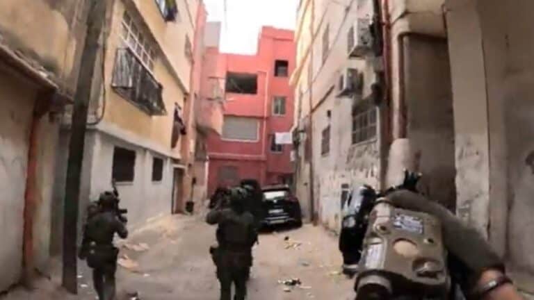 Screenshot from video: Gideonim Unit 33 officers arrest two armed suspects in Ramallah, Jerusalem’s backyard