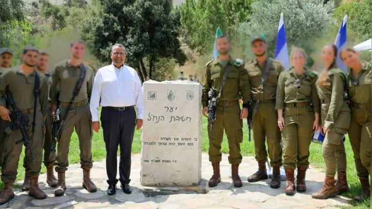 Perasmian semula Nahal Brigade Memorial Forest di Baitulmaqdis bersama datuk bandar dan anggota IDF