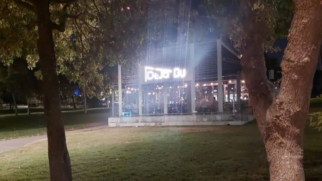 Déjà Bu bar-restoran di Independence Park, Baitulmaqdis dibuka pada Tahun Baru Yahudi dan Sabtu