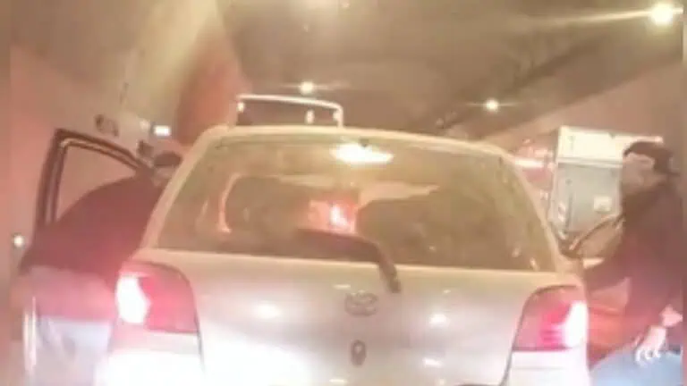 Pegawai penyiasat Polis Baitulmaqdis menahan kereta di terowong dan menemui kokain serta ekstasi tersembunyi di tempat duduk