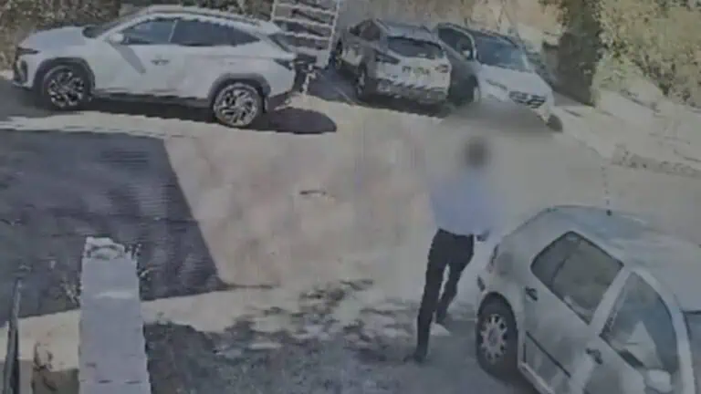 Rakaman CCTV berhampiran sinagoga di Ramot, Baitulmaqdis sebelum kejadian