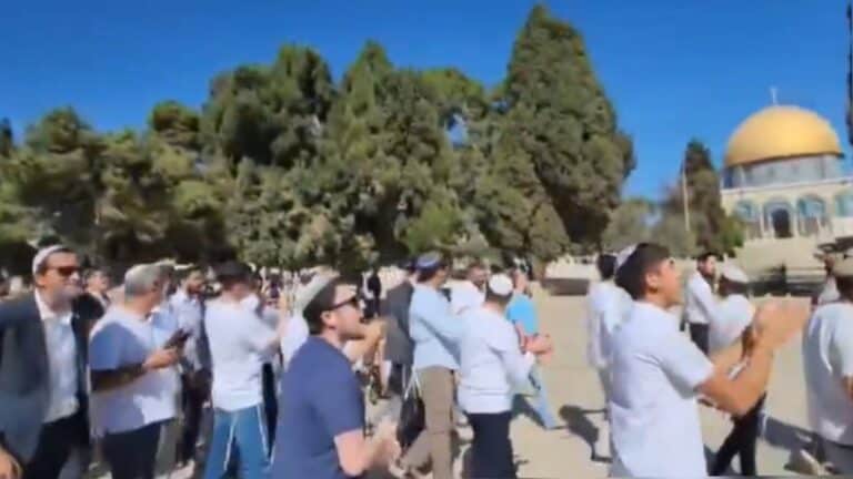 Umati wa watu Baitulmaqdis Yerusalemu wakati wa Sukkot 2025, waziri wa usalama wa Israel akijiunga na kuzua hasira